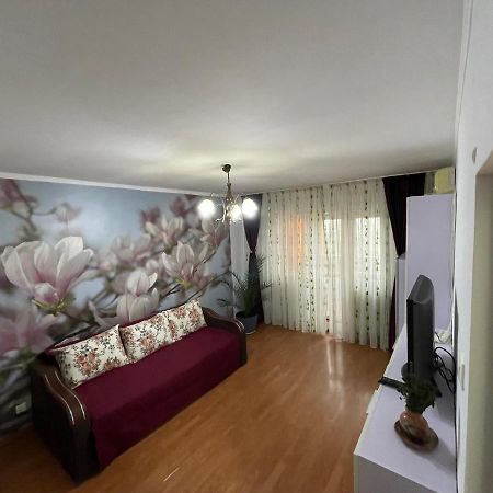 Apartament Magnolia, Piata Gorjului- Metrou Lägenhet Bukarest Exteriör bild