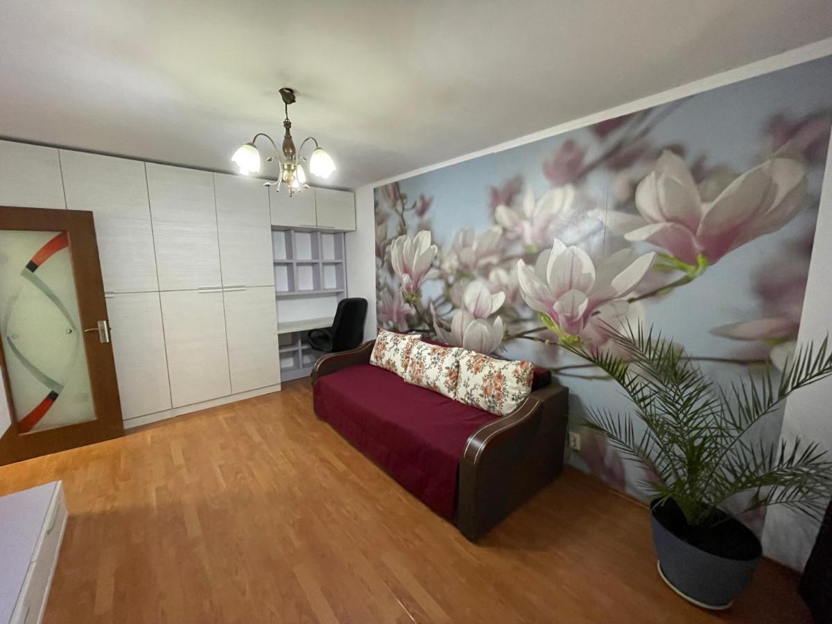 Apartament Magnolia, Piata Gorjului- Metrou Lägenhet Bukarest Exteriör bild