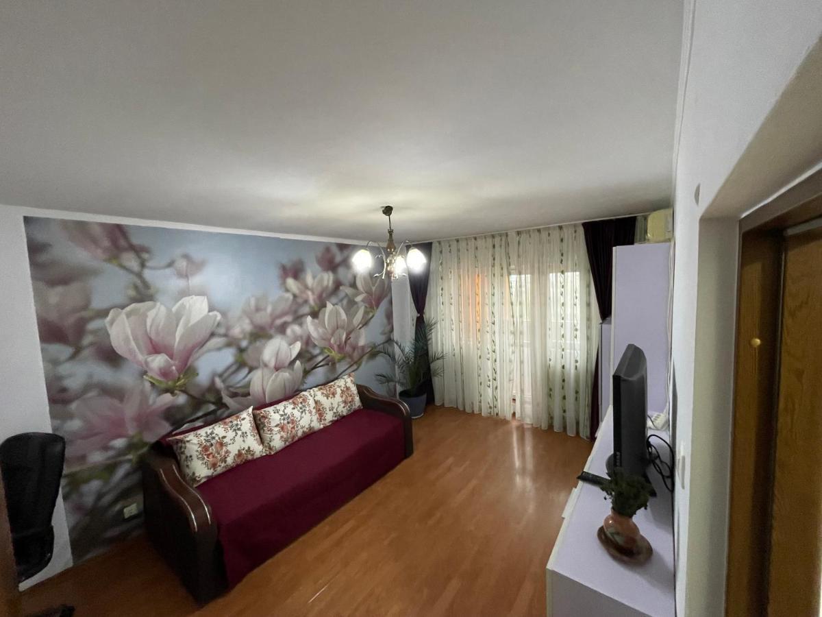 Apartament Magnolia, Piata Gorjului- Metrou Lägenhet Bukarest Exteriör bild
