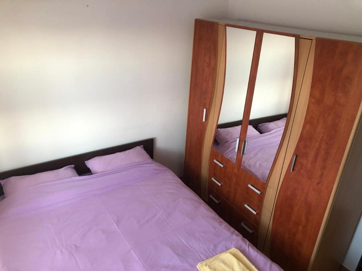Apartament Magnolia, Piata Gorjului- Metrou Lägenhet Bukarest Exteriör bild
