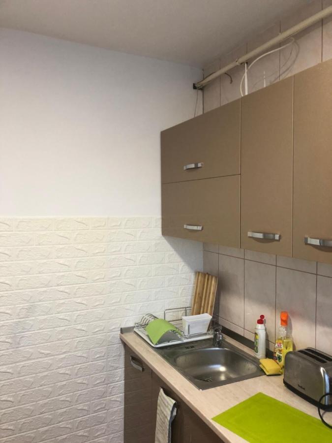 Apartament Magnolia, Piata Gorjului- Metrou Lägenhet Bukarest Exteriör bild